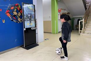 Đi học sớm! Để xem bóng đá quốc gia vs Lebanon, một trường học ở Qatar tuyên bố tan học sớm.